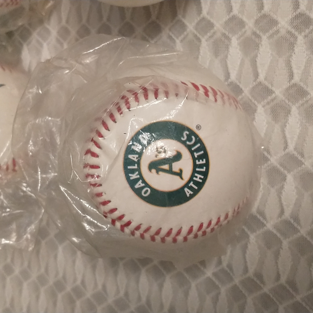 Baseball Collection - Detroit, Cincinnati, Oakland, Florida, Baltimore&Cleveland - Picture 4 of 7